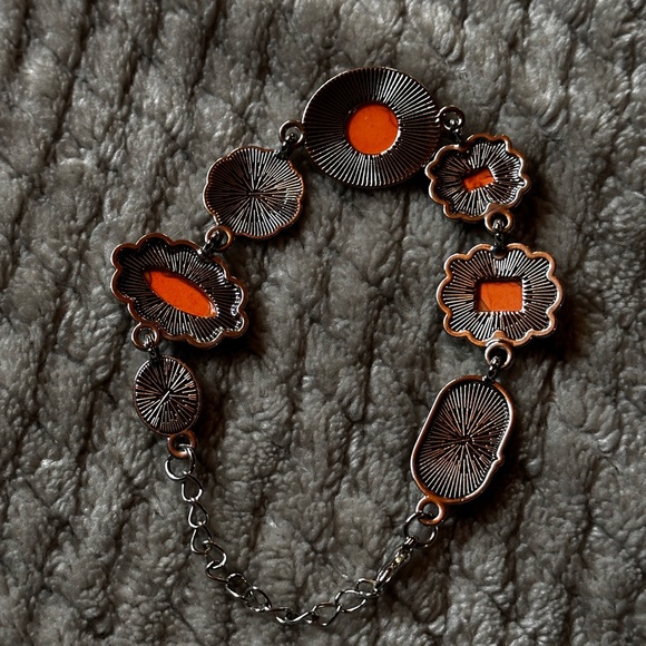 🎄 NEW Paparazzi Jewelry Orange Stone with Flowers Silver Bracelet - Picture 4 of 5